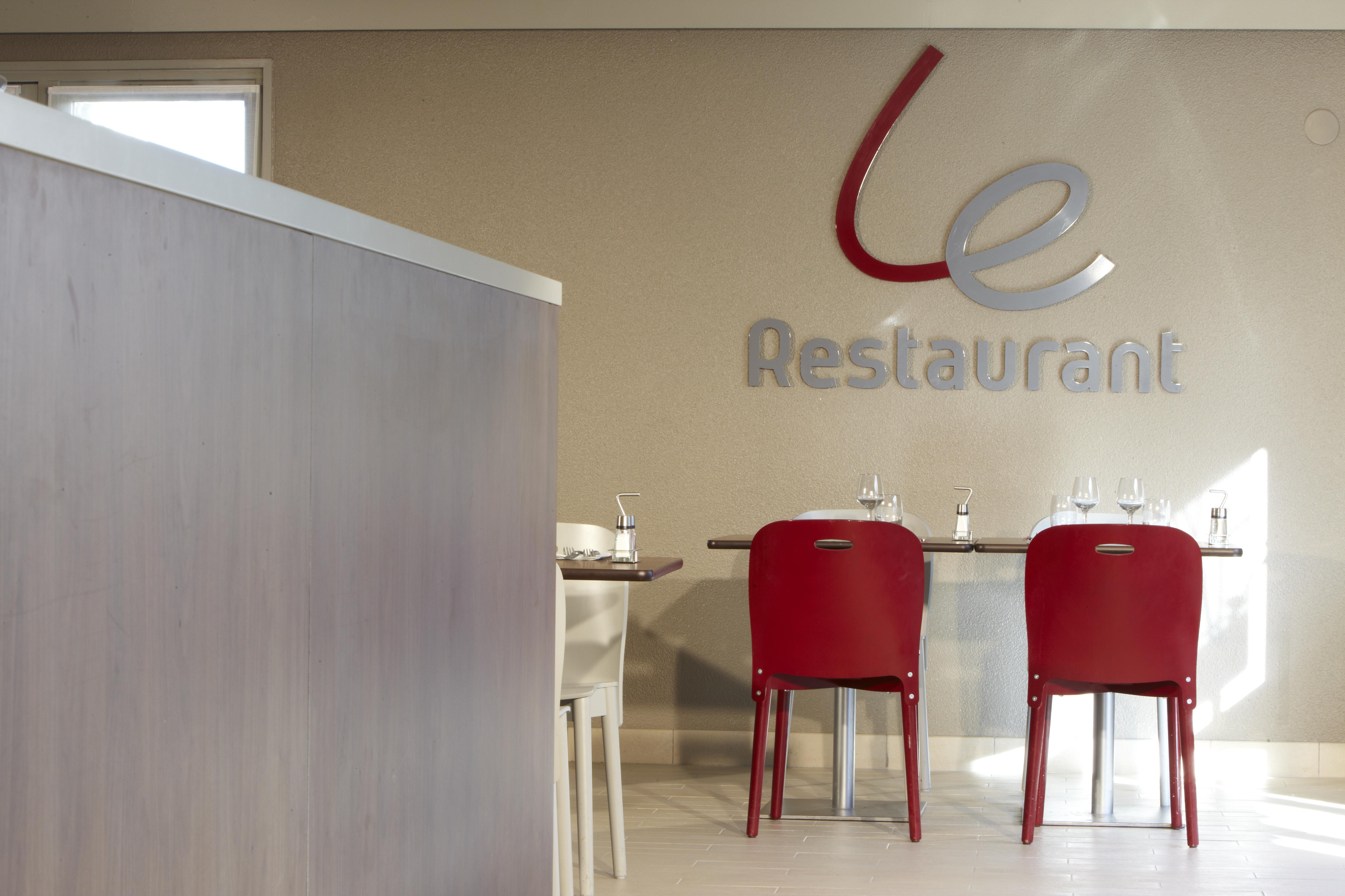 Hotel Campanile Plaisir